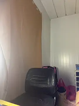 Enchantres_mikay webcam