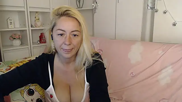 _karolynesyera_ webcam