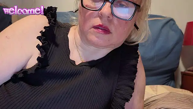 martachatte live cam on StripChat