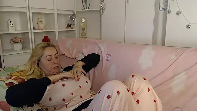_karolynesyera_ webcam