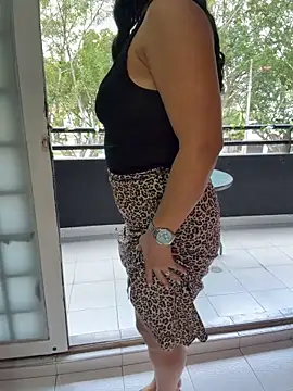 sofia_convers (F milf) - make me feel you in my pussy 🥵🫦