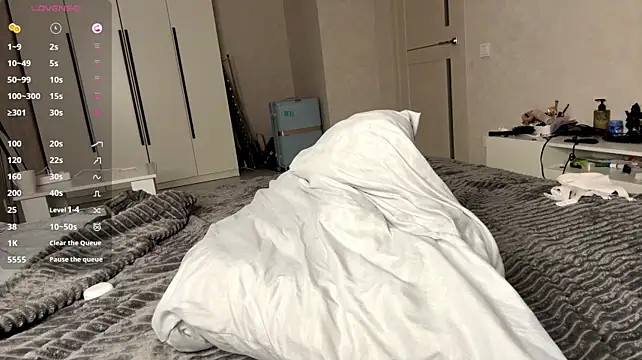 PrettyMenace live cam preview