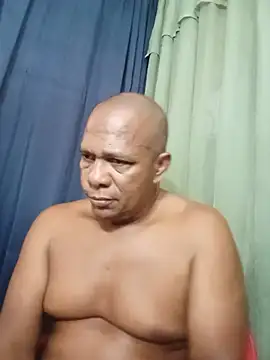 bigblackcock75 live cam on StripChat