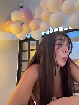 lanna_brunette