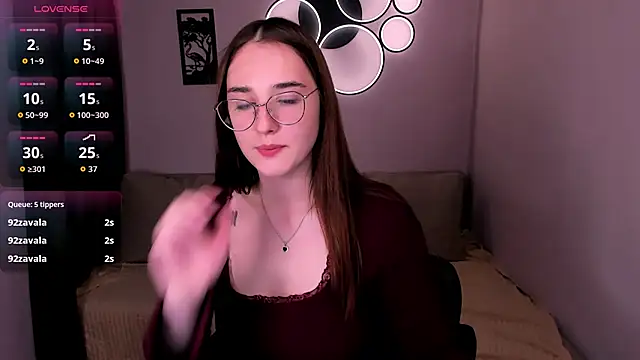 Maya_Winters webcam