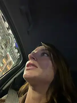 -AngelAri-