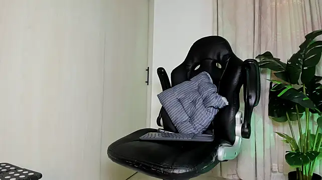 Biscuit_oliva live cam