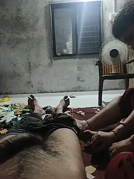 Funcouple0069 webcam
