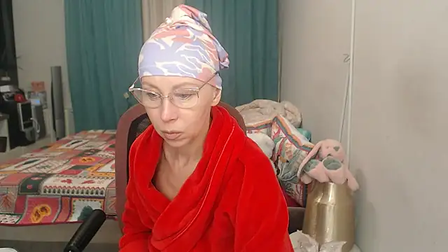LuxuryNika live cam on StripChat