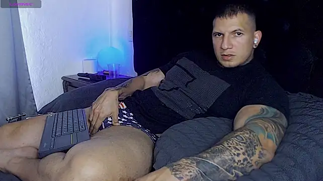 Shane_Clay webcam