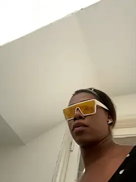sweetsarabig22cm webcam