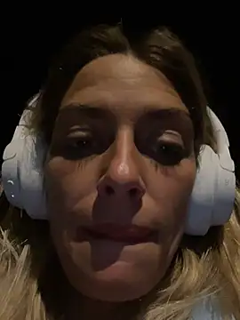 Bellalolahot webcam