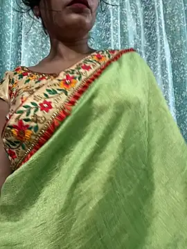 Priyaa_1433 webcam