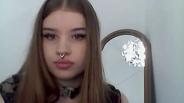 MollyHotTeen webcam