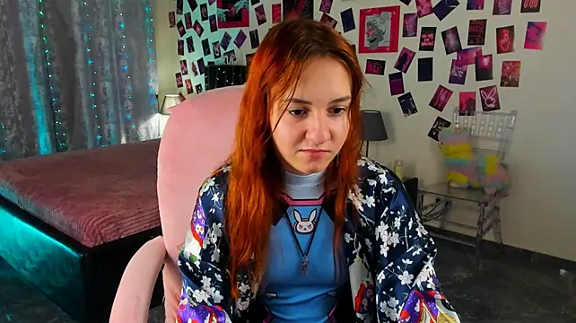 AbellaAura live cam on StripChat