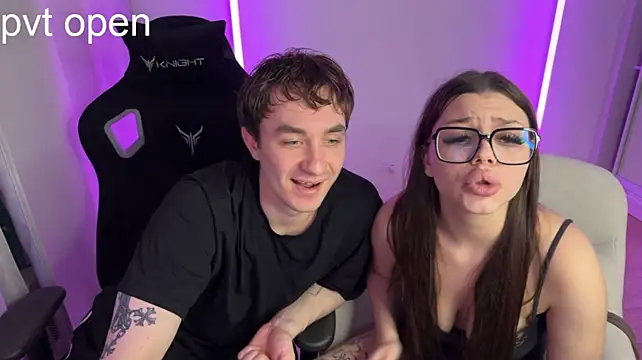 xgvgggx live cam on StripChat