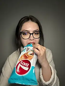 KaylaLewyss 🧀 naked chat