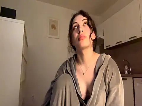 LisetteGhazvini webcam