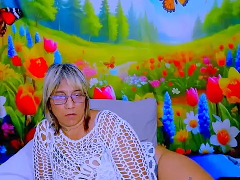 indianroxy webcam