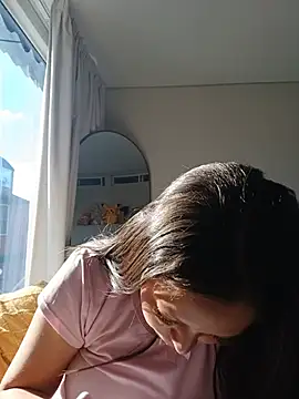 Clara_Belle webcam