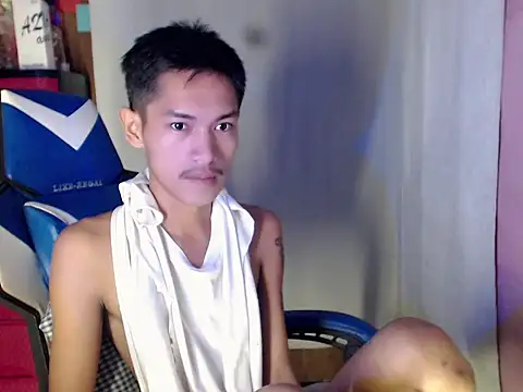 riks_tyler (Ask my age) - get me naked and make me cum!!