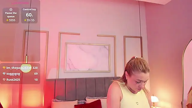 Holly_madison_ live cam preview