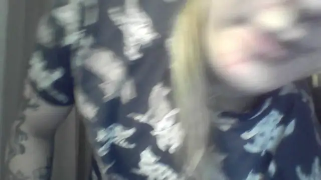 LeaWetGirl webcam