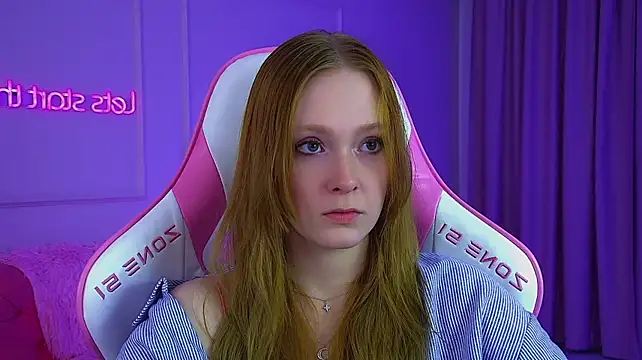 AgataFoxley webcam
