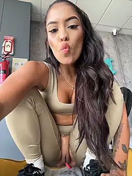 MystiqueXXX webcam
