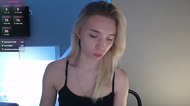 Emily_Hartt webcam