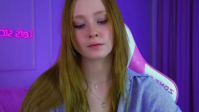 AgataFoxley webcam