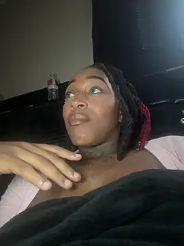 Creamesensation live cam on StripChat