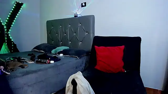 Liltildeman_moon webcam