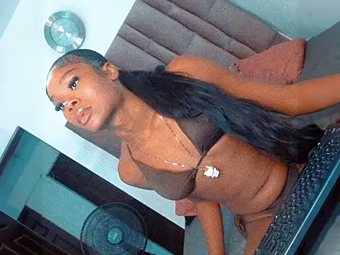 Model: mia_campbellx