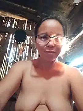MissYourLove live cam preview