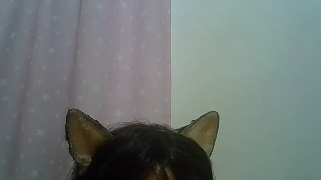 SkinnyKitten live cam preview