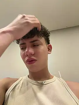 yoursexyjose live webcam