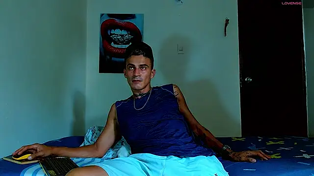 bray_hotboy777 webcam