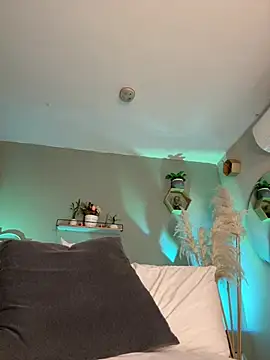 YariRose webcam