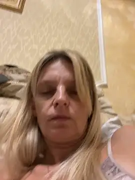 MagicDiamond47 webcam