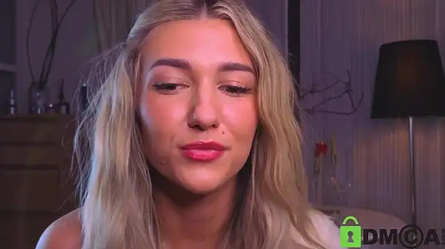 AdelaNovela webcam