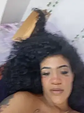 Amber_Curves webcam