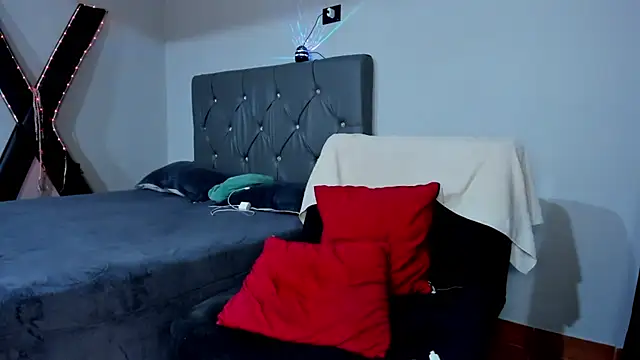 Liltildeman_moon webcam