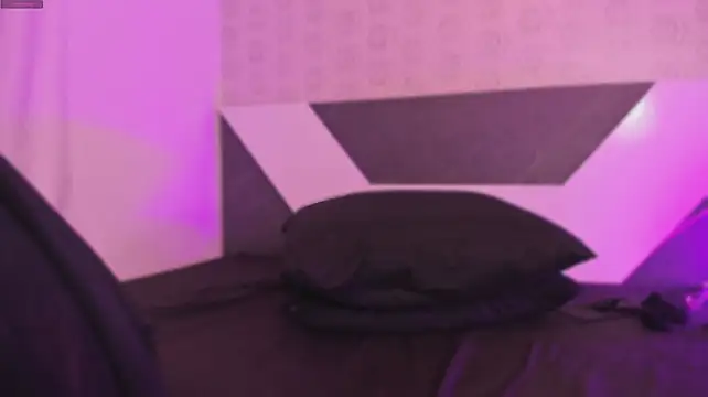 Vivian_Ellery webcam