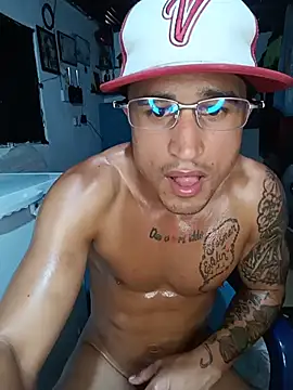 Fitneehot live sex cam