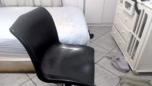 MysterBearMG live cam