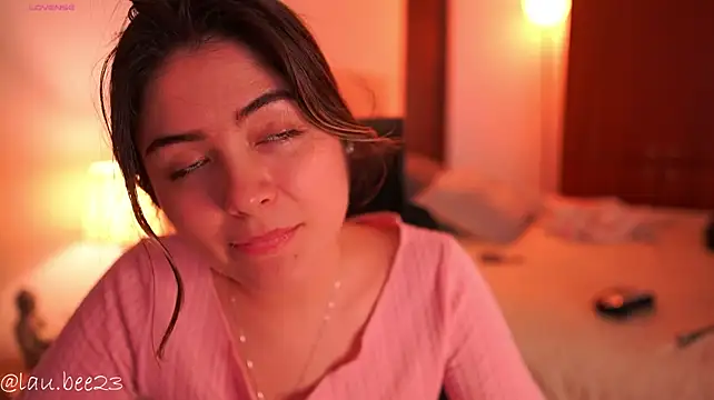 Lau_Bee ⚽ online naked webcam