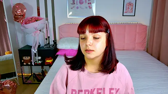 AlyaAngel live cam on StripChat