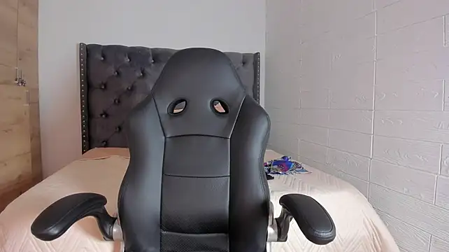 lunarossie1_ (F young) - Twerk naked