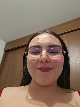 julieth85_ (F teen) - 2 fingers in wet ass + diamond